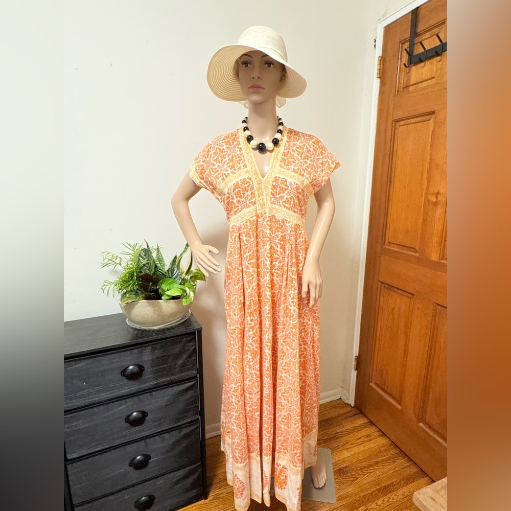 Matta NY Garmentory V-Neck Orange Printed Maxi Dress Size Small